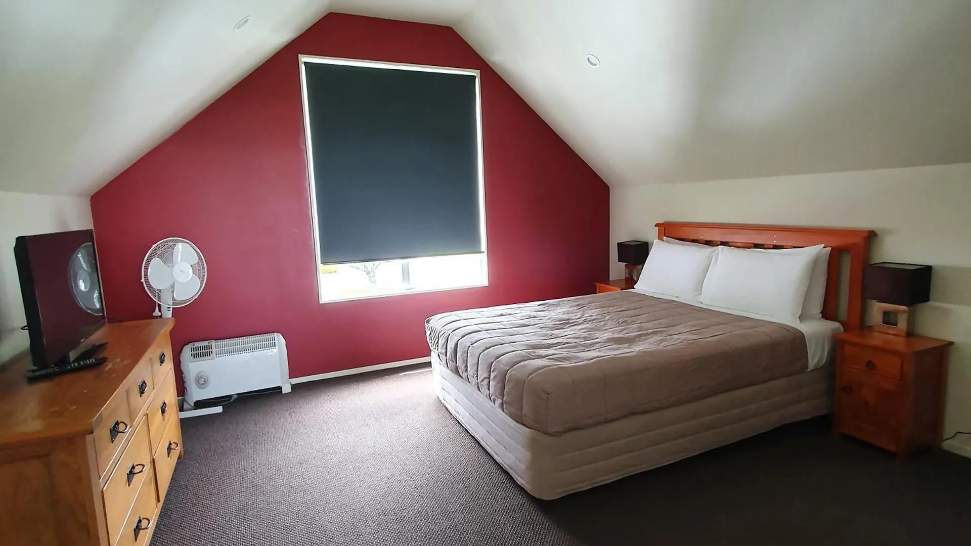 Kuirau Chalet Villa 3-Bedroom, Twin Peaks Rotorua